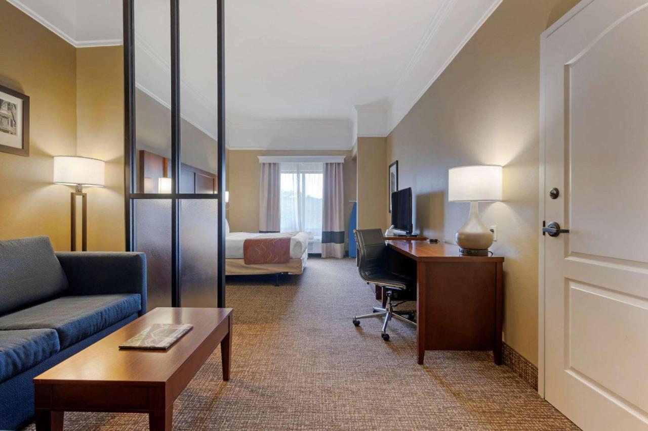 Comfort Suites Savannah North Порт Уэнтворт Экстерьер фото
