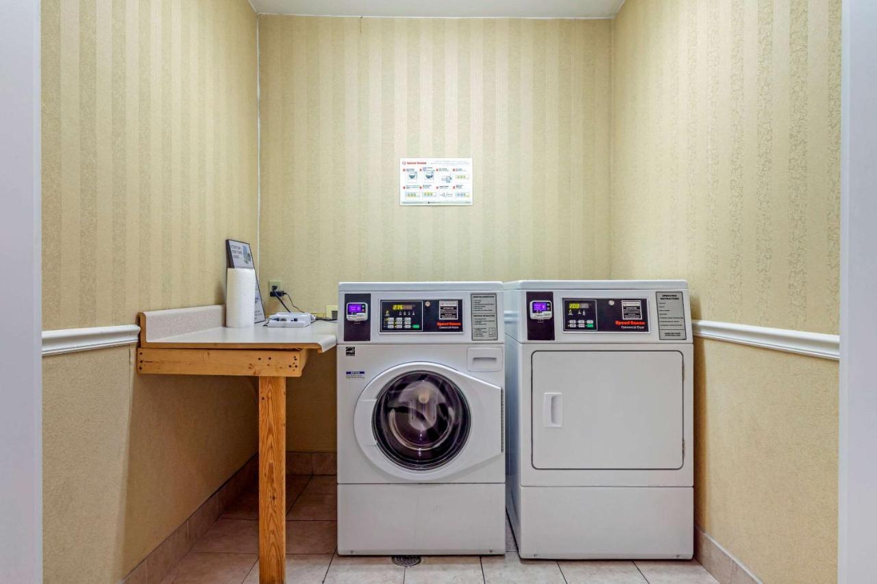 Comfort Suites Savannah North Порт Уэнтворт Экстерьер фото
