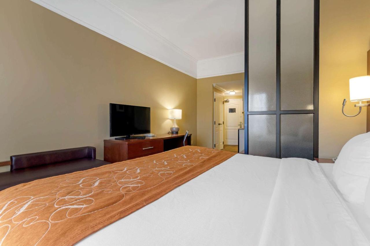 Comfort Suites Savannah North Порт Уэнтворт Экстерьер фото