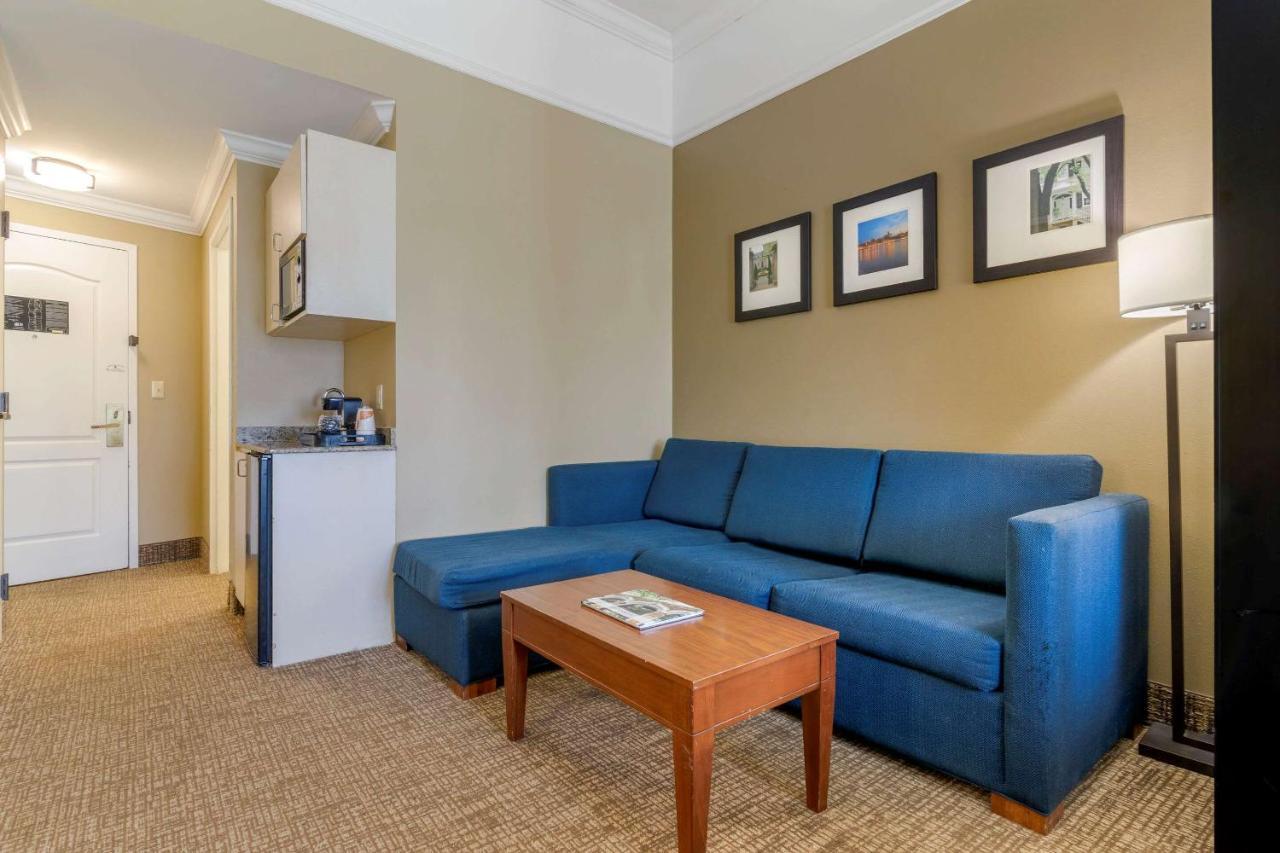 Comfort Suites Savannah North Порт Уэнтворт Экстерьер фото
