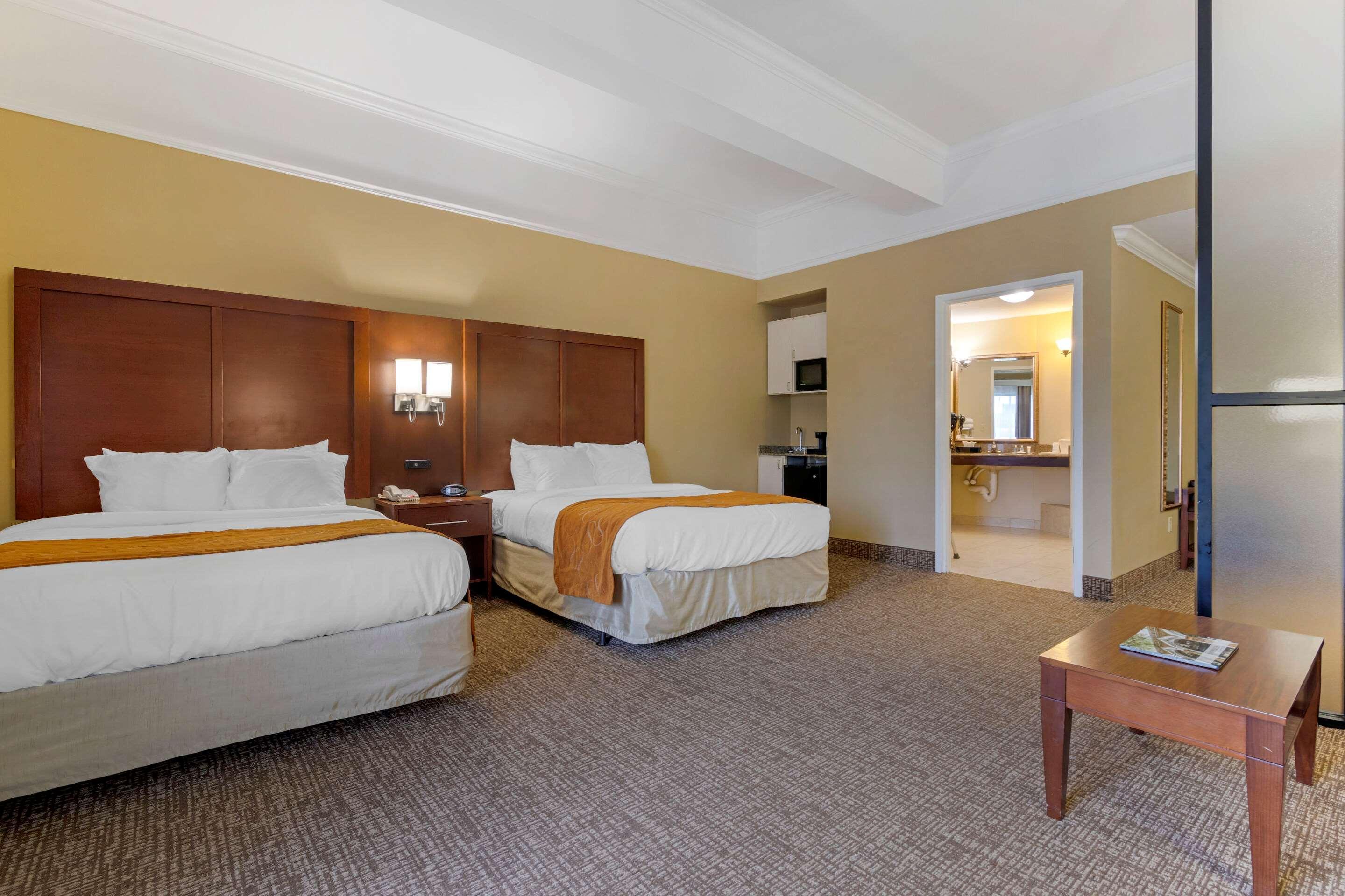 Comfort Suites Savannah North Порт Уэнтворт Экстерьер фото