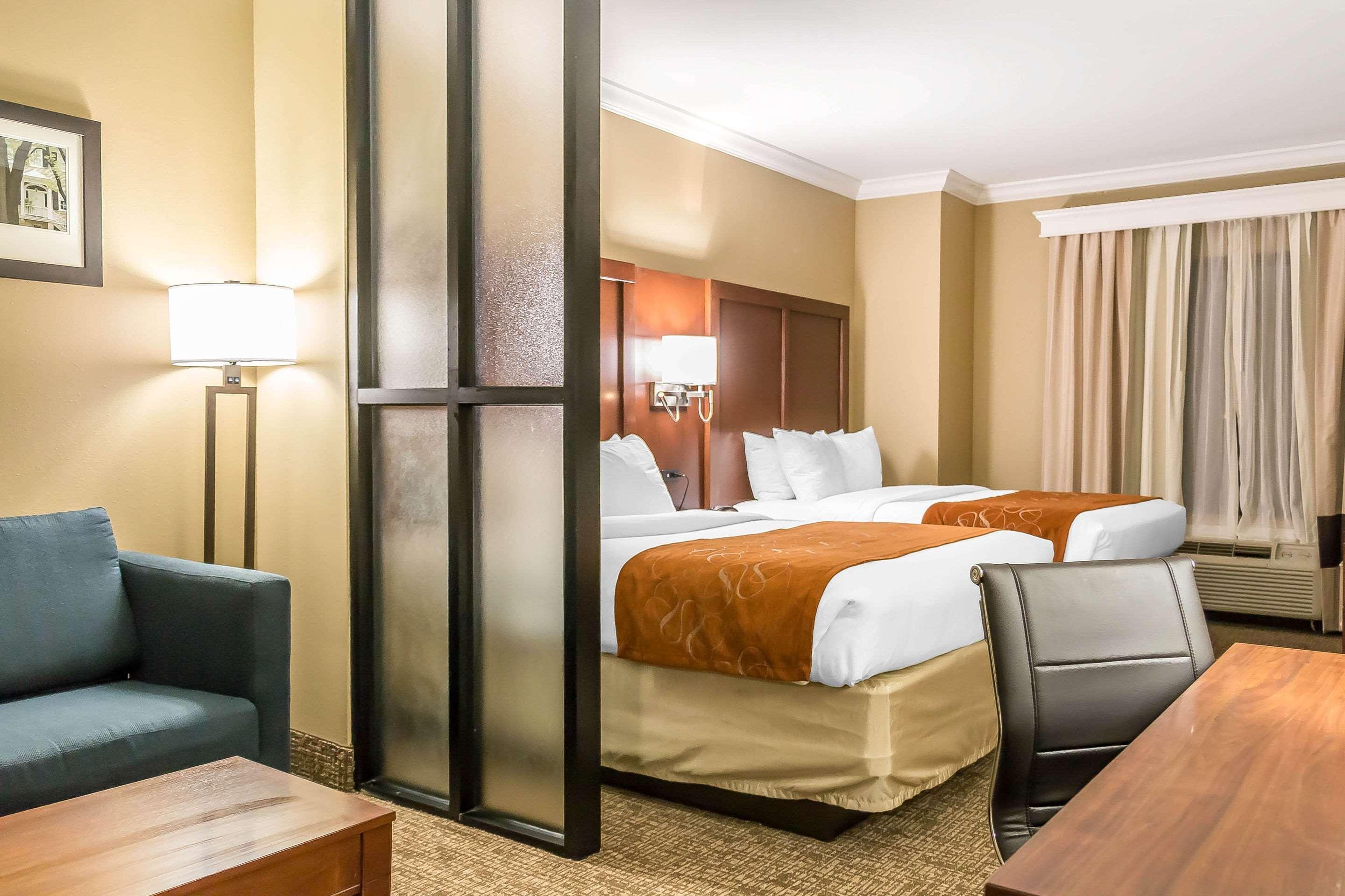 Comfort Suites Savannah North Порт Уэнтворт Экстерьер фото