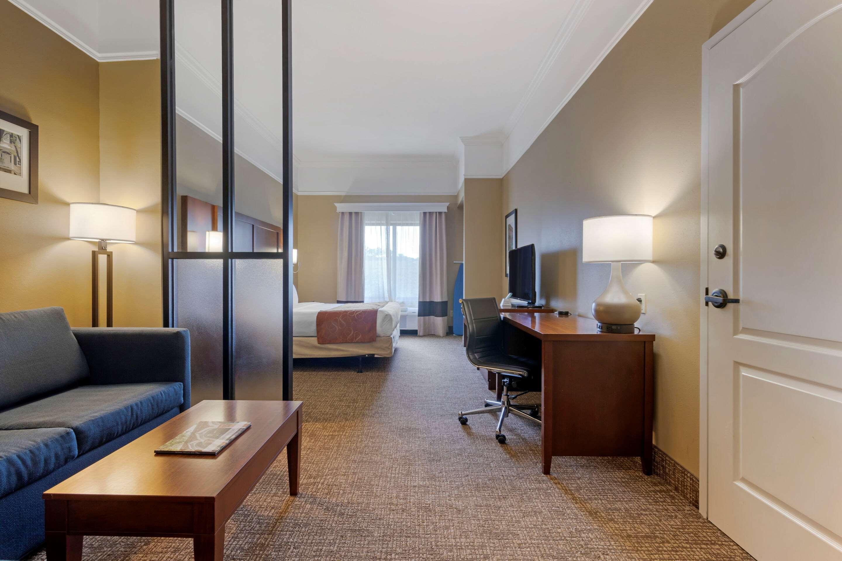 Comfort Suites Savannah North Порт Уэнтворт Экстерьер фото