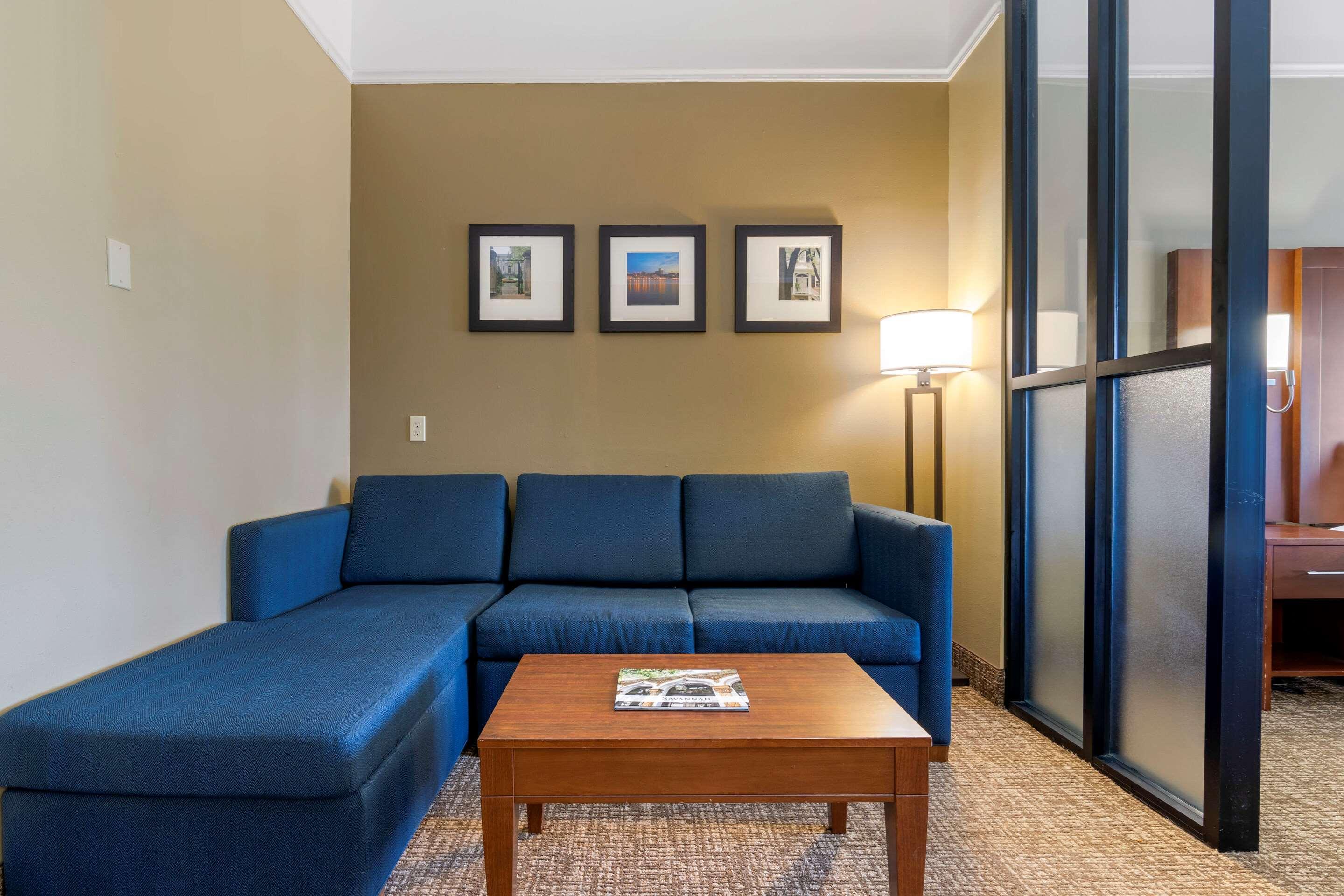 Comfort Suites Savannah North Порт Уэнтворт Экстерьер фото