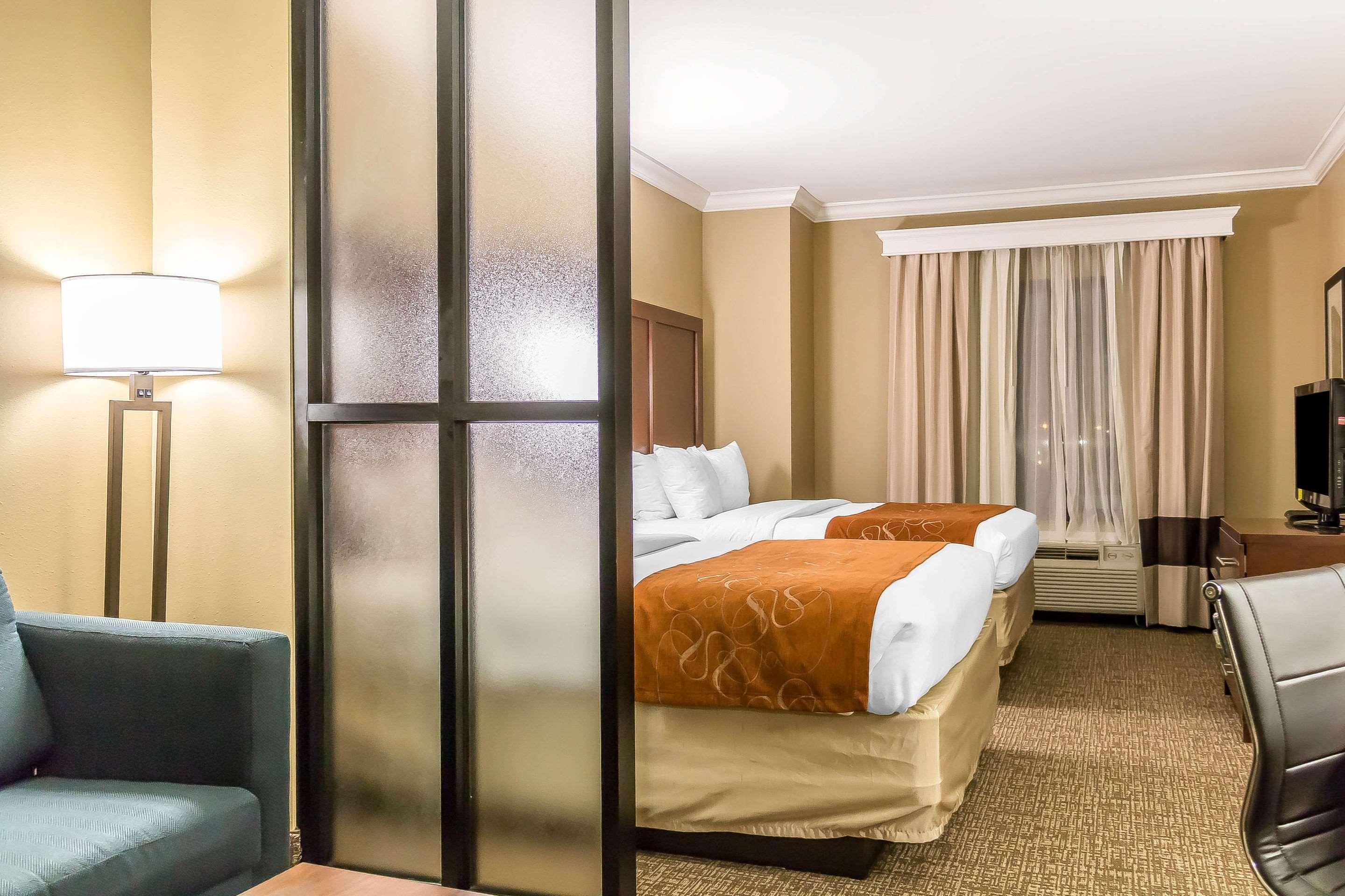 Comfort Suites Savannah North Порт Уэнтворт Экстерьер фото