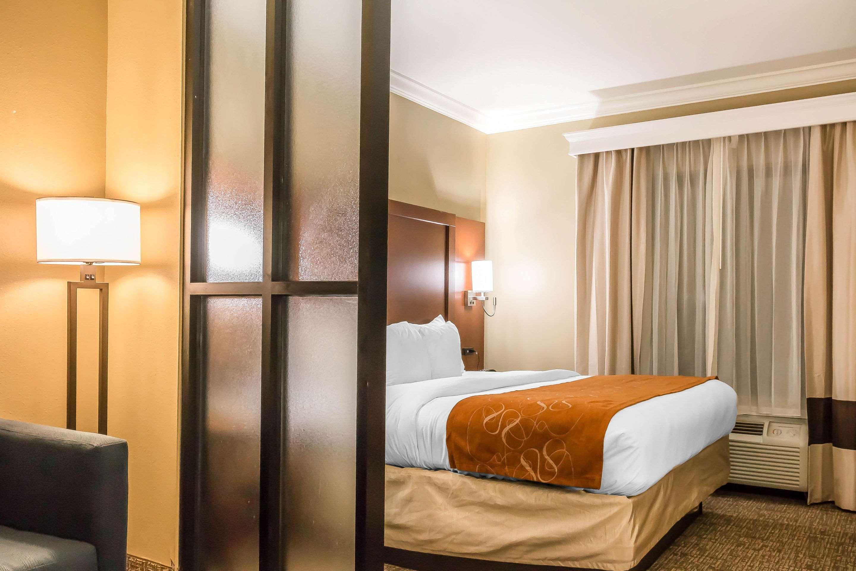 Comfort Suites Savannah North Порт Уэнтворт Экстерьер фото