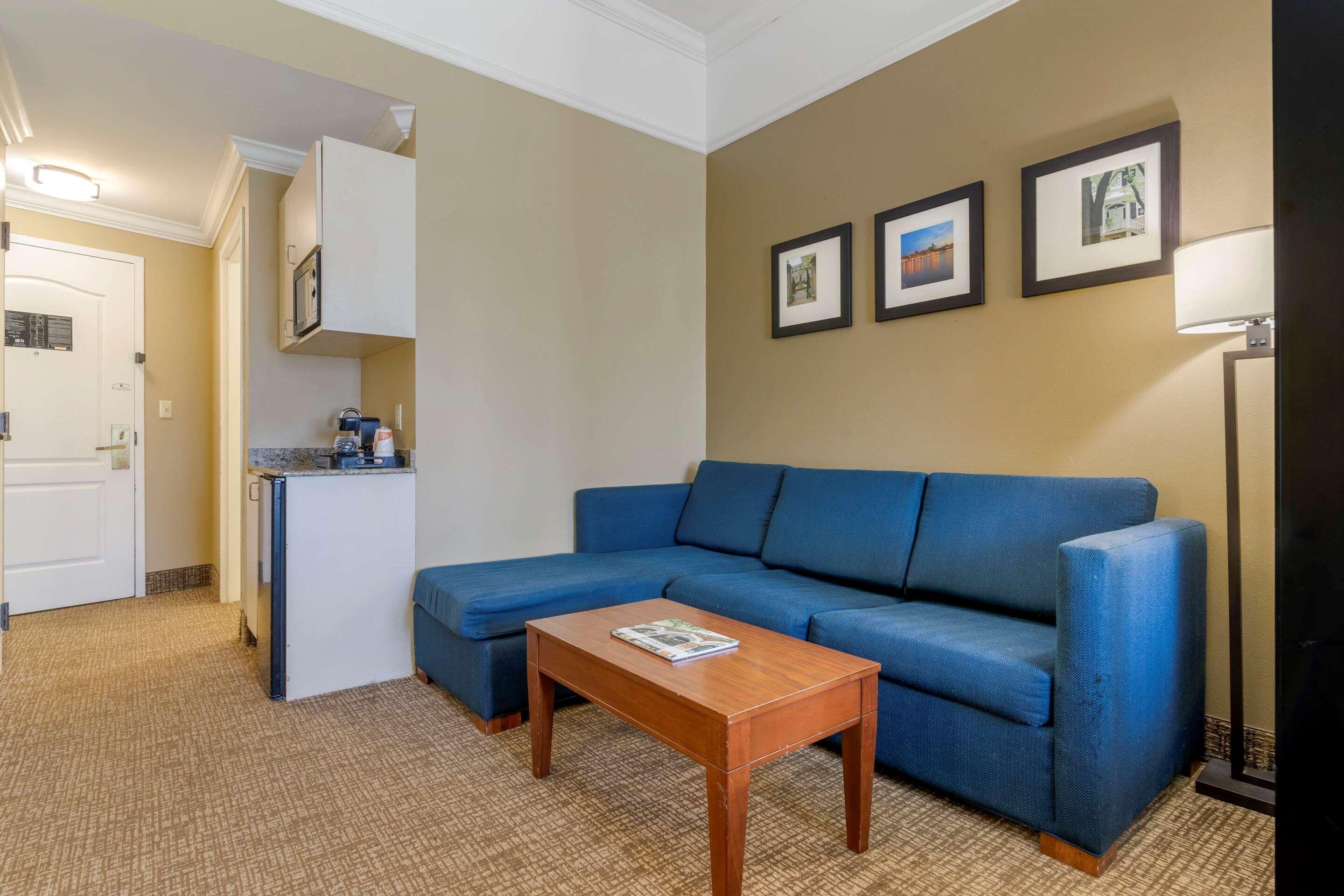 Comfort Suites Savannah North Порт Уэнтворт Экстерьер фото