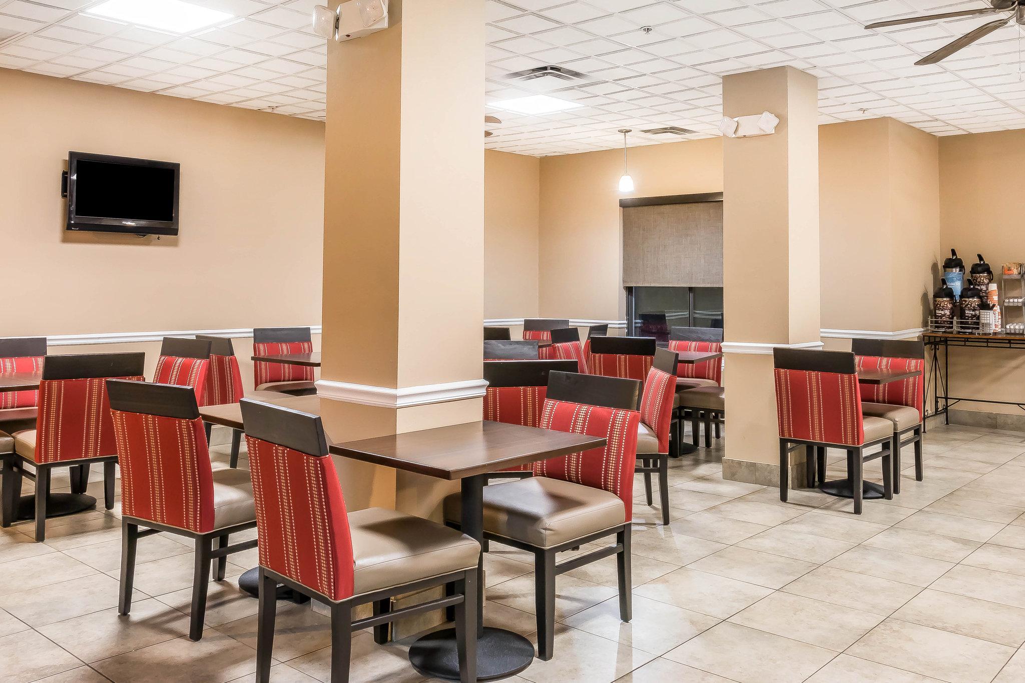 Comfort Suites Savannah North Порт Уэнтворт Экстерьер фото