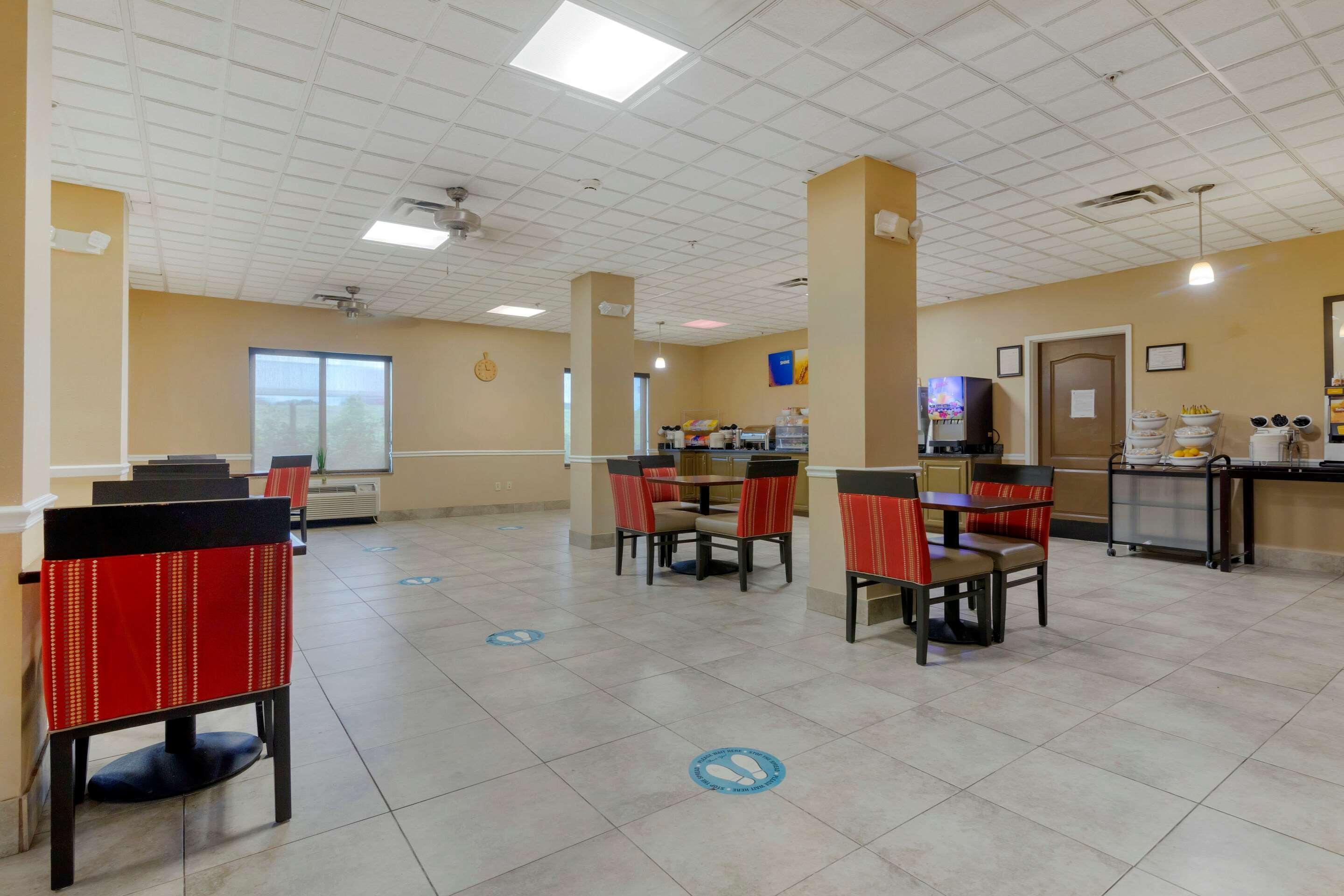 Comfort Suites Savannah North Порт Уэнтворт Экстерьер фото